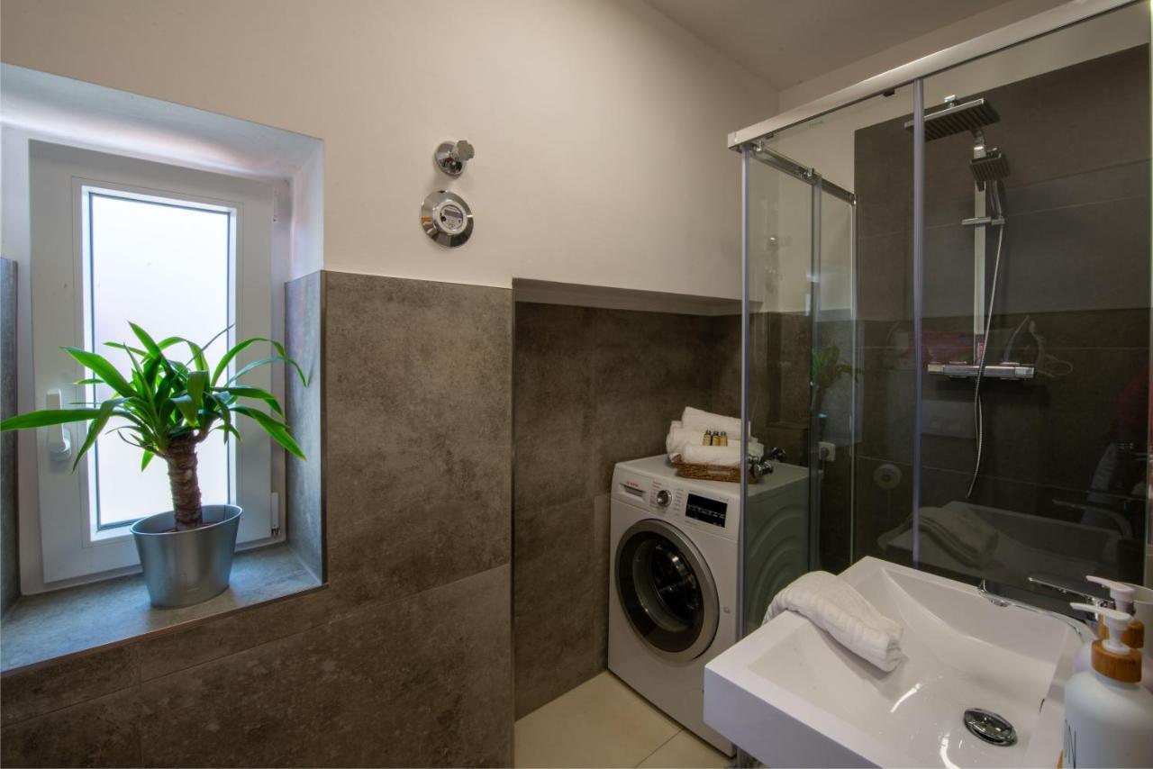 Bessa Homes 6 Personen 2 Schlafzimmer, 3 King Size, Betten, Balkon, Kueche Haag in Oberbayern Eksteriør billede