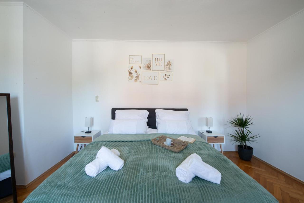 Bessa Homes 6 Personen 2 Schlafzimmer, 3 King Size, Betten, Balkon, Kueche Haag in Oberbayern Eksteriør billede